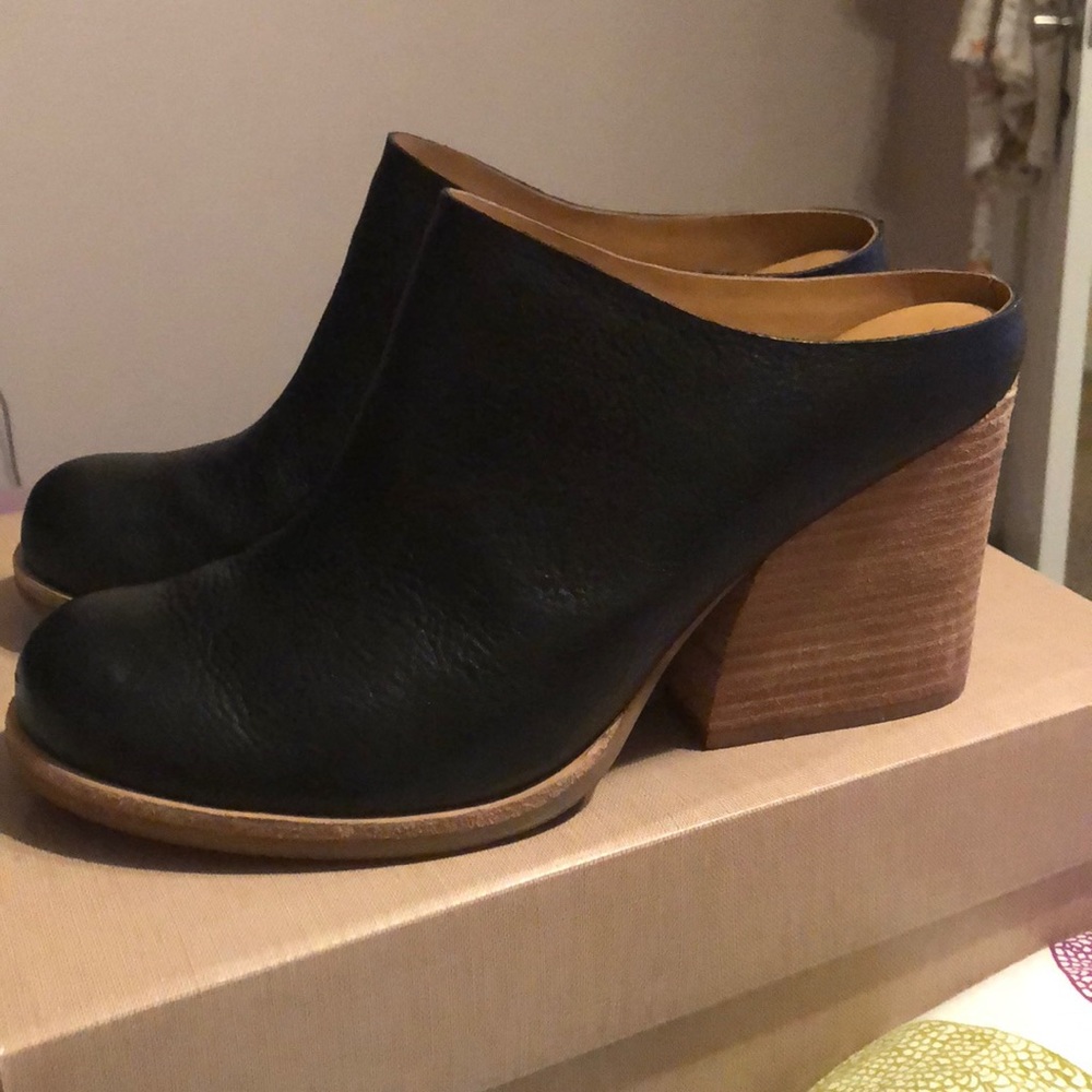 Black booties with small heel